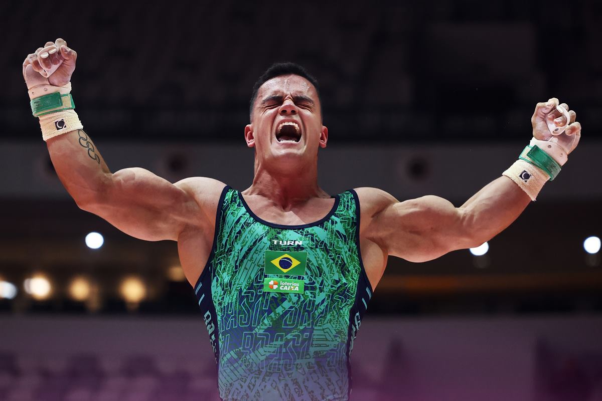 mundial-de-ginastica:-caio-souza-e-diogo-soares-se-aproximam-da-final