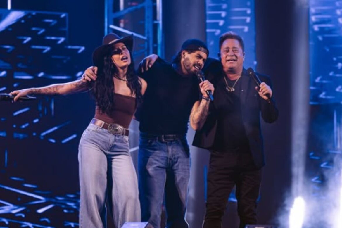 ana-castela-e-ze-felipe-sobem-ao-palco-durante-show-de-leonardo