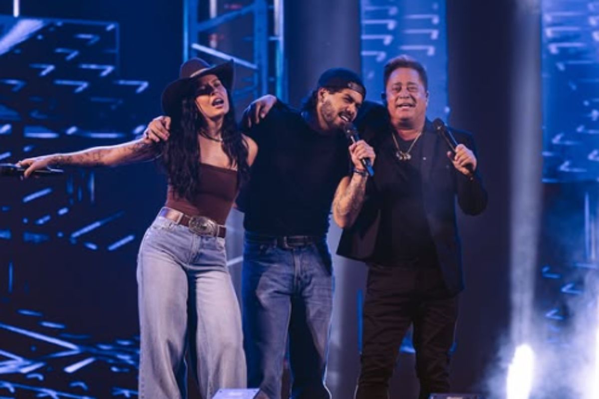 ana-castela-e-ze-felipe-sobem-ao-palco-durante-show-de-leonardo