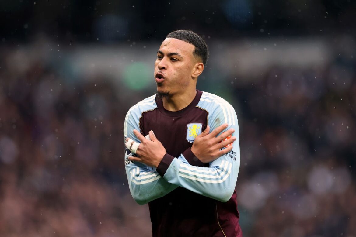 aston-villa-vence-tottenham-de-virada-e-chega-a-sete-jogos-invicto