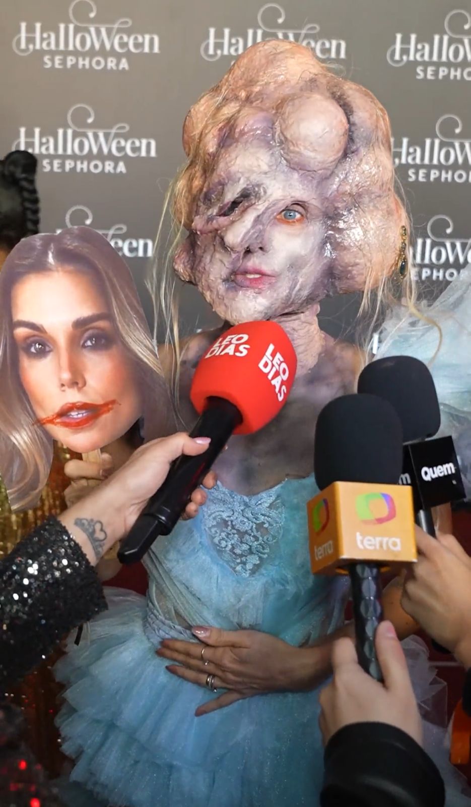 Flávia Viana surge irreconhecível em fantasia inspirada no filme “A Substância”