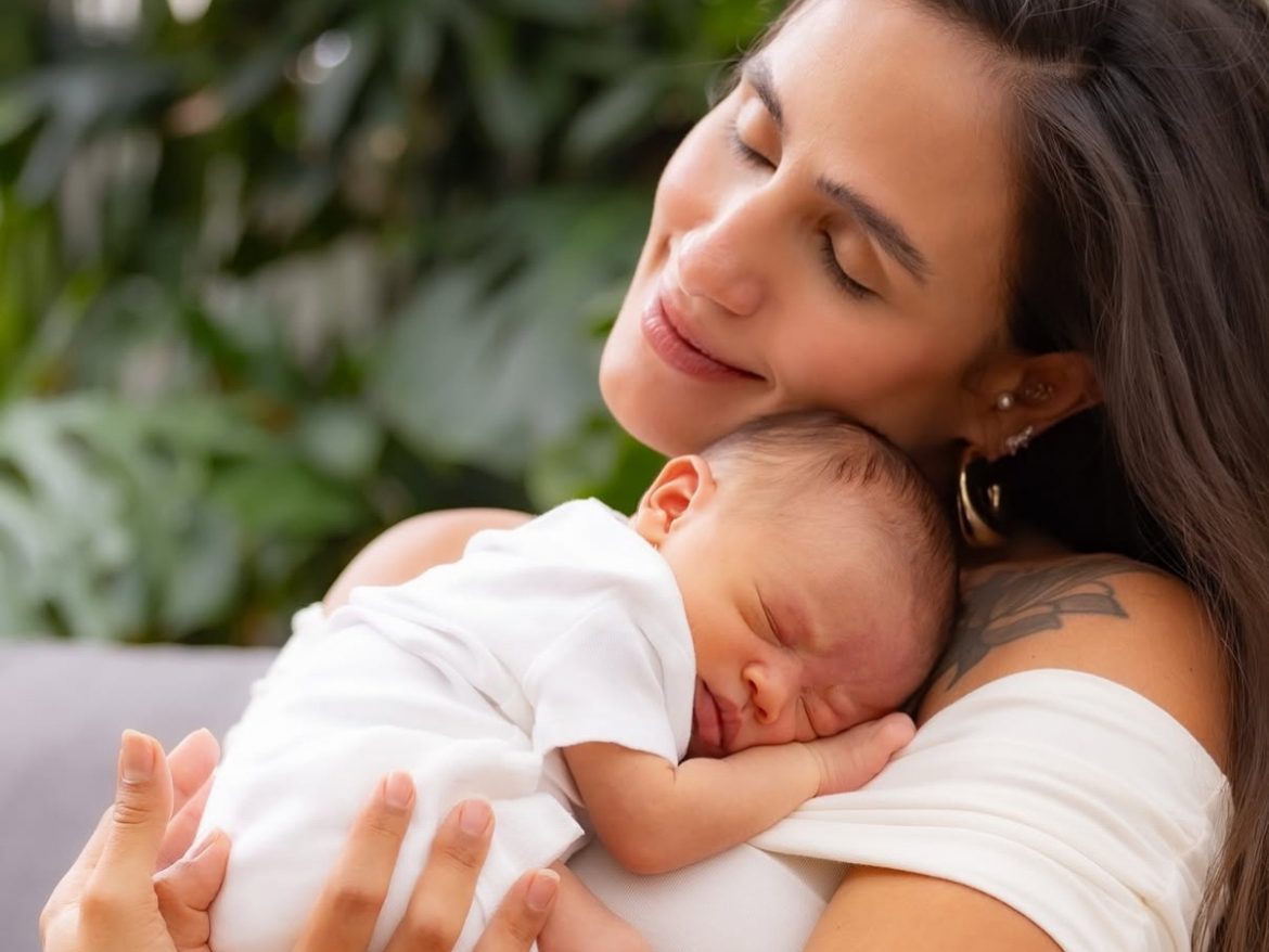 thiaguinho-e-carol-peixinho-celebram-o-primeiro-mes-do-filho-bento-com-homenagem:-“amor-puro”