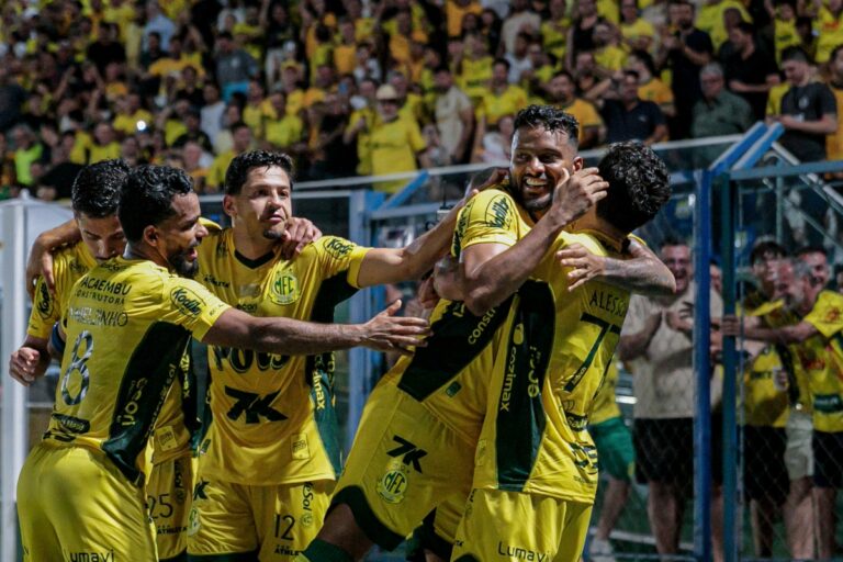 Alesson, do Mirassol, marca o gol mais rápido do Brasileirão. Veja