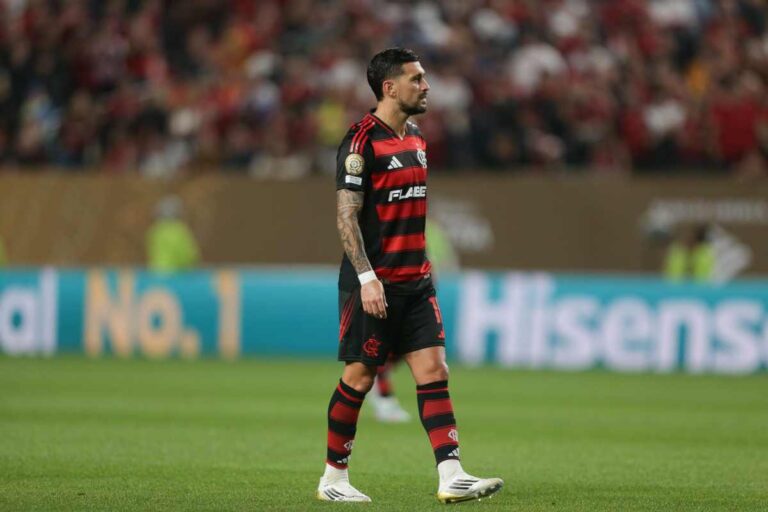 Arrascaeta é vítima de tentativa de assalto ao sair do Maracanã