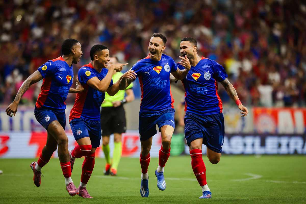 campeonato-brasileiro:-impiedoso,-bahia-goleia-gremio-por-4-x-0