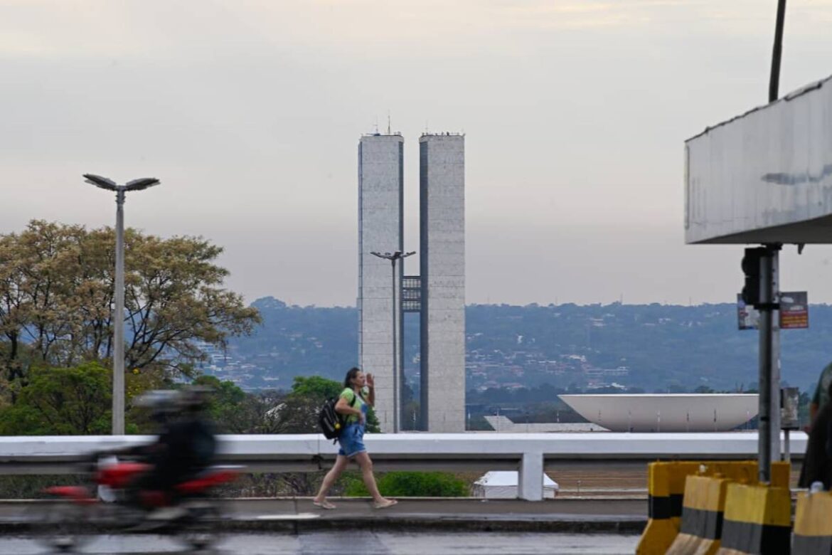 chuva-vai-continuar-no-df?-veja-a-previsao-do-tempo-para-esta-segunda