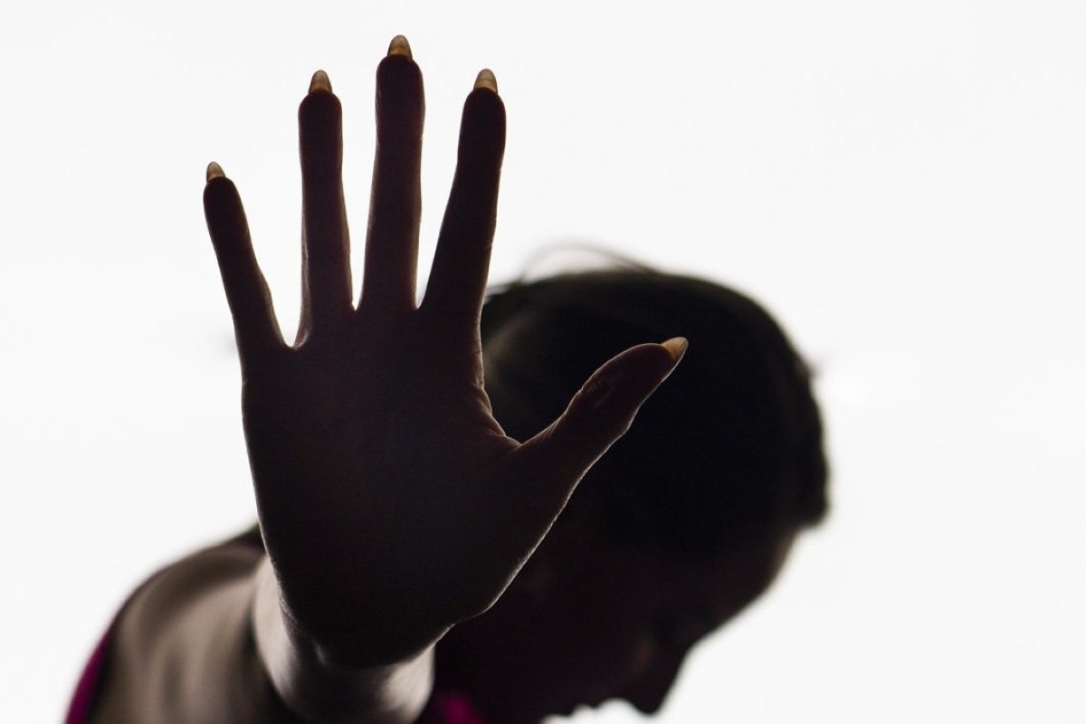 mulher-e-mantida-em-carcere-e-espancada-pelo-proprio-filho