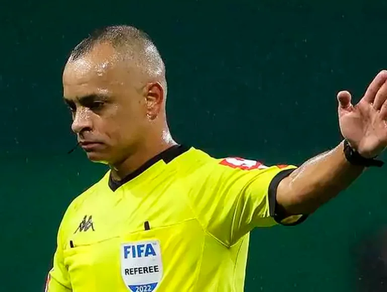 piquerez-e-expulso-apos-derrota-do-palmeiras-para-o-fla-e-xinga-juiz:-“veio-para-roubar”