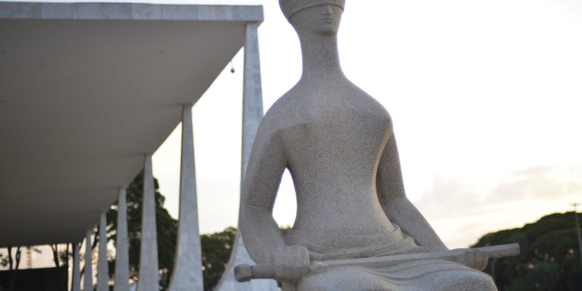 stf-derruba-decisao-de-barroso-que-autoriza-enfermeiros-a-fazer-aborto