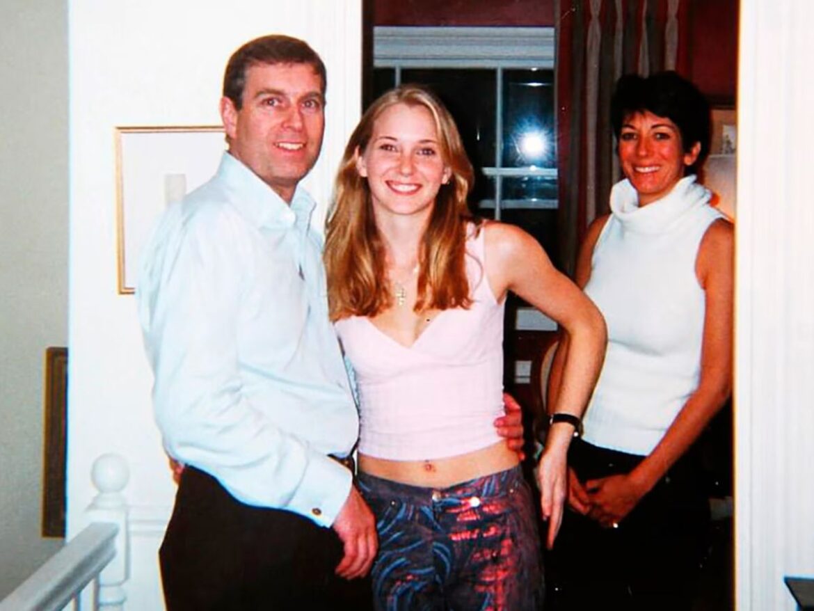 acusacoes-contra-principe-andrew-serao-examinadas-“de-maneira-apropriada”,-diz-fonte-real