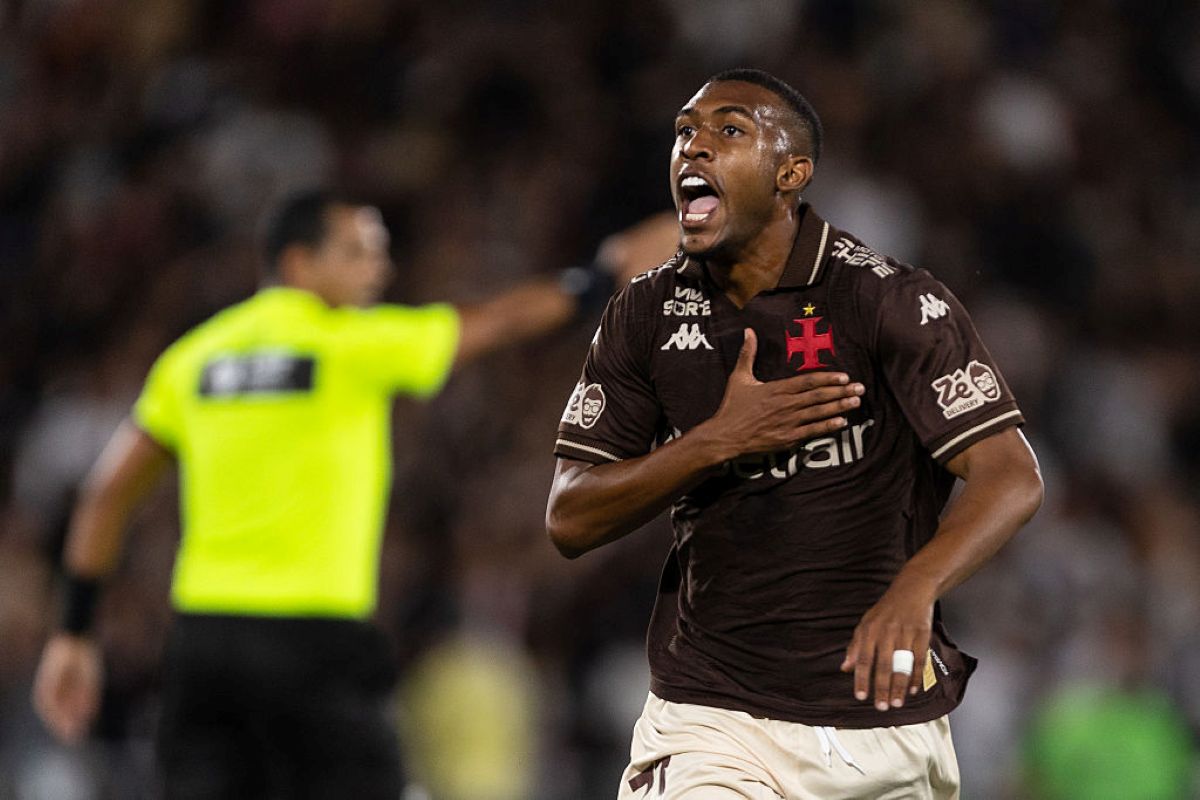 vasco-vence-classico-com-o-fluminense-e-sobe-na-tabela-do-brasileiro