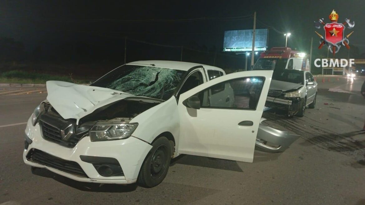 atropelamento-na-epnb-termina-com-pedestre-morto-e-batida-entre-carros