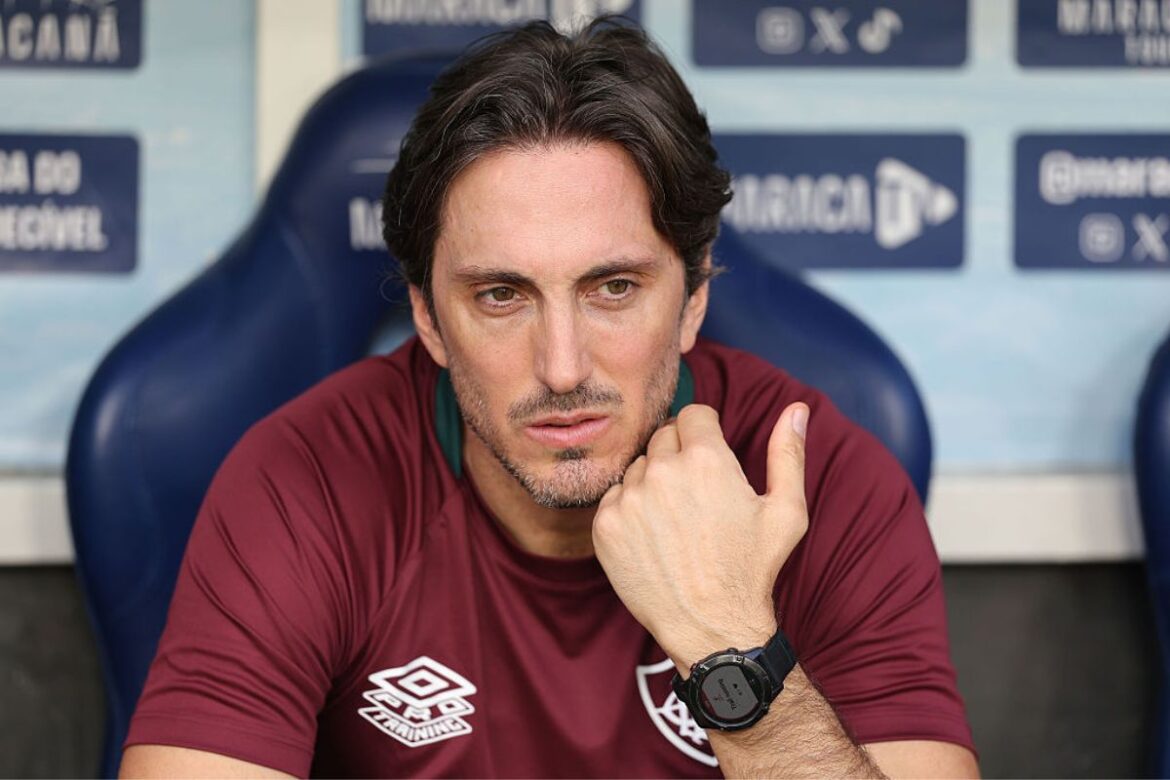 “e-goleador”,-zubeldia-defende-cano-apos-derrota-para-o-vasco