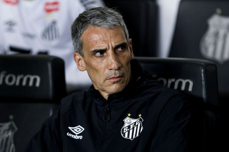 Vojvoda se diz decepcionado após derrota do Santos para o Vitória