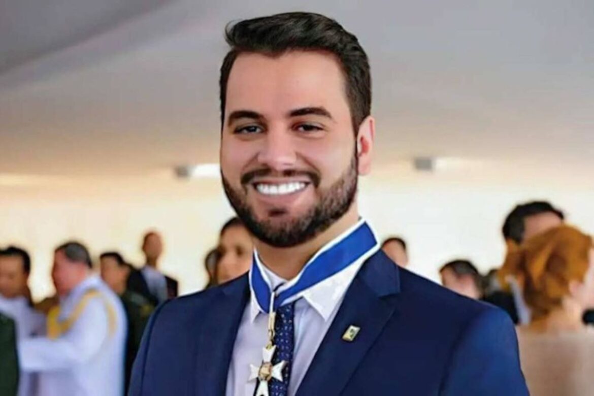 defesa-de-filipe-martins-reage-ao-pedido-da-pf-por-mais-investigacao