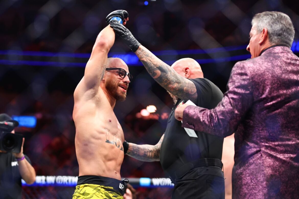 “quase-morreu”,-rebate-jean-silva-apos-deboche-de-max-holloway