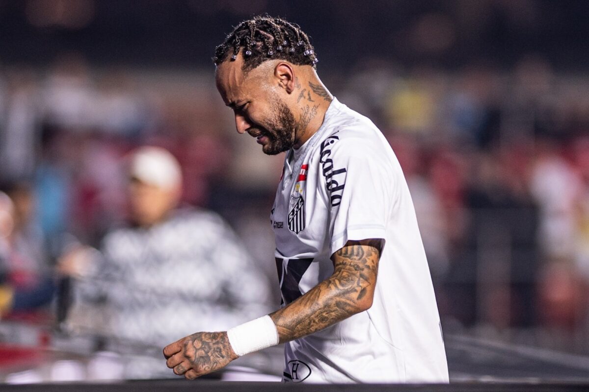 santos-dobra-chances-de-rebaixamento-apos-derrota-para-o-vitoria;-veja