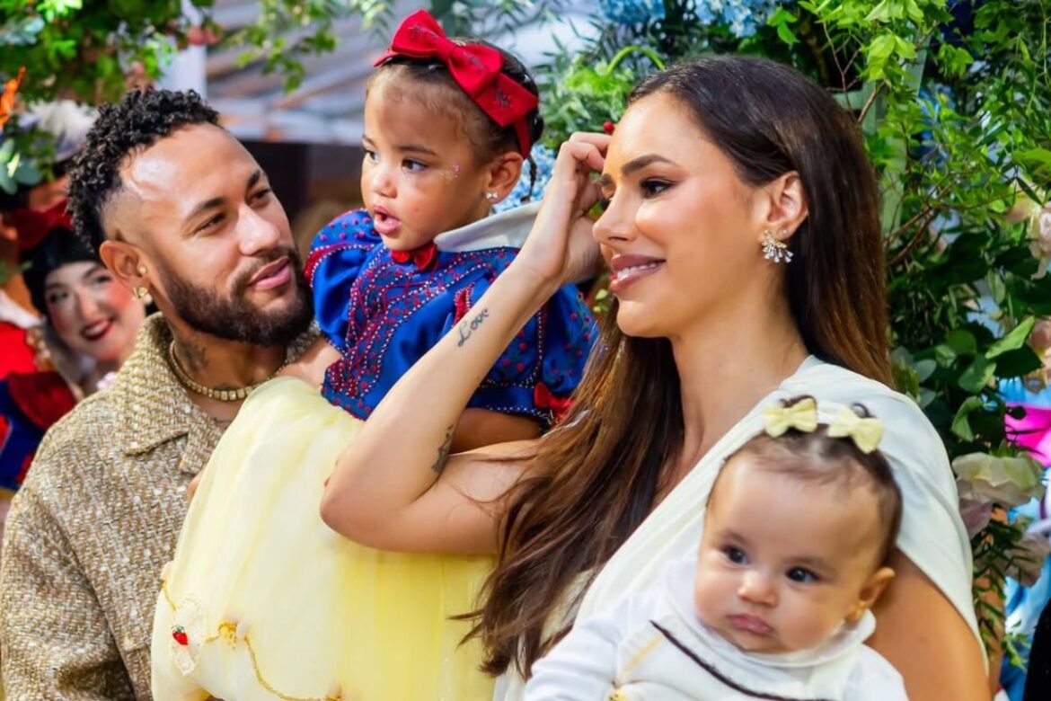neymar-e-bruna-biancardi-compartilham-banho-com-as-filhas.-veja-foto!