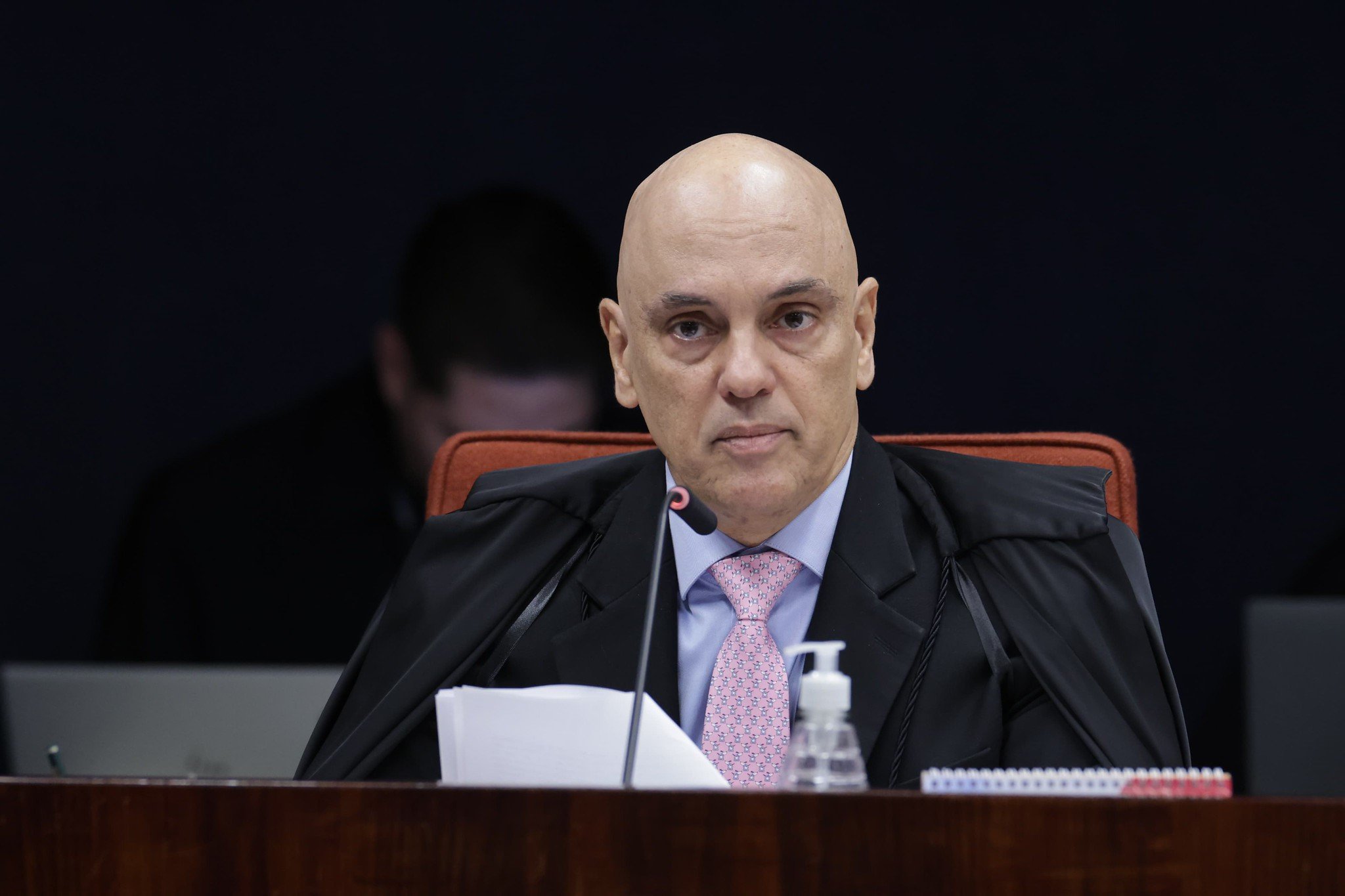moraes-vota-por-condenar-sete-reus-do-nucleo-da-desinformacao-da-trama-golpista