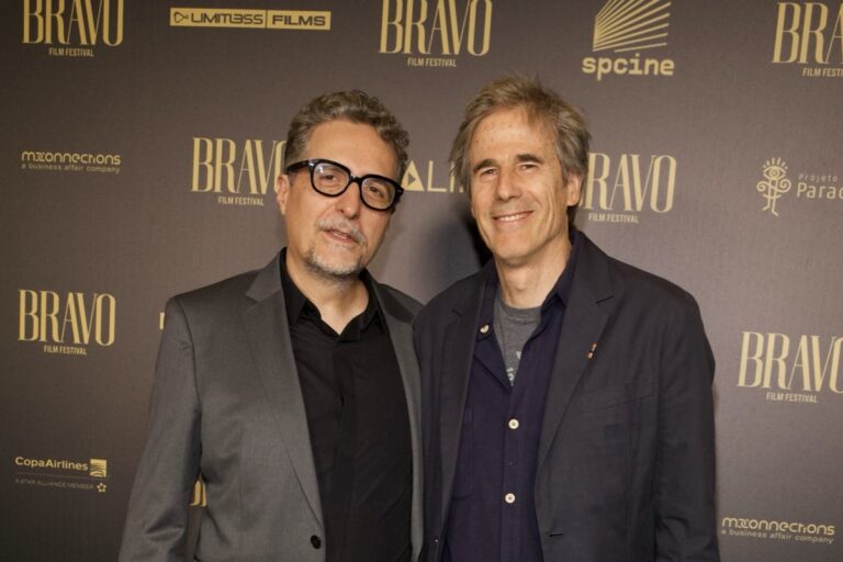 Kleber Mendonça Filho posa com Walter Salles: “Energia de Oscar”