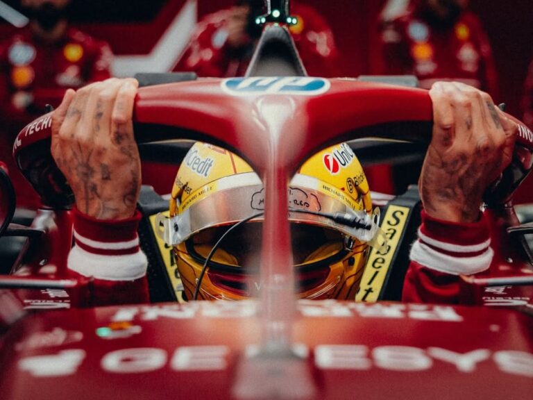 Hamilton aconselha dupla da McLaren e alerta sobre Verstappen: “É preciso ser implacável”