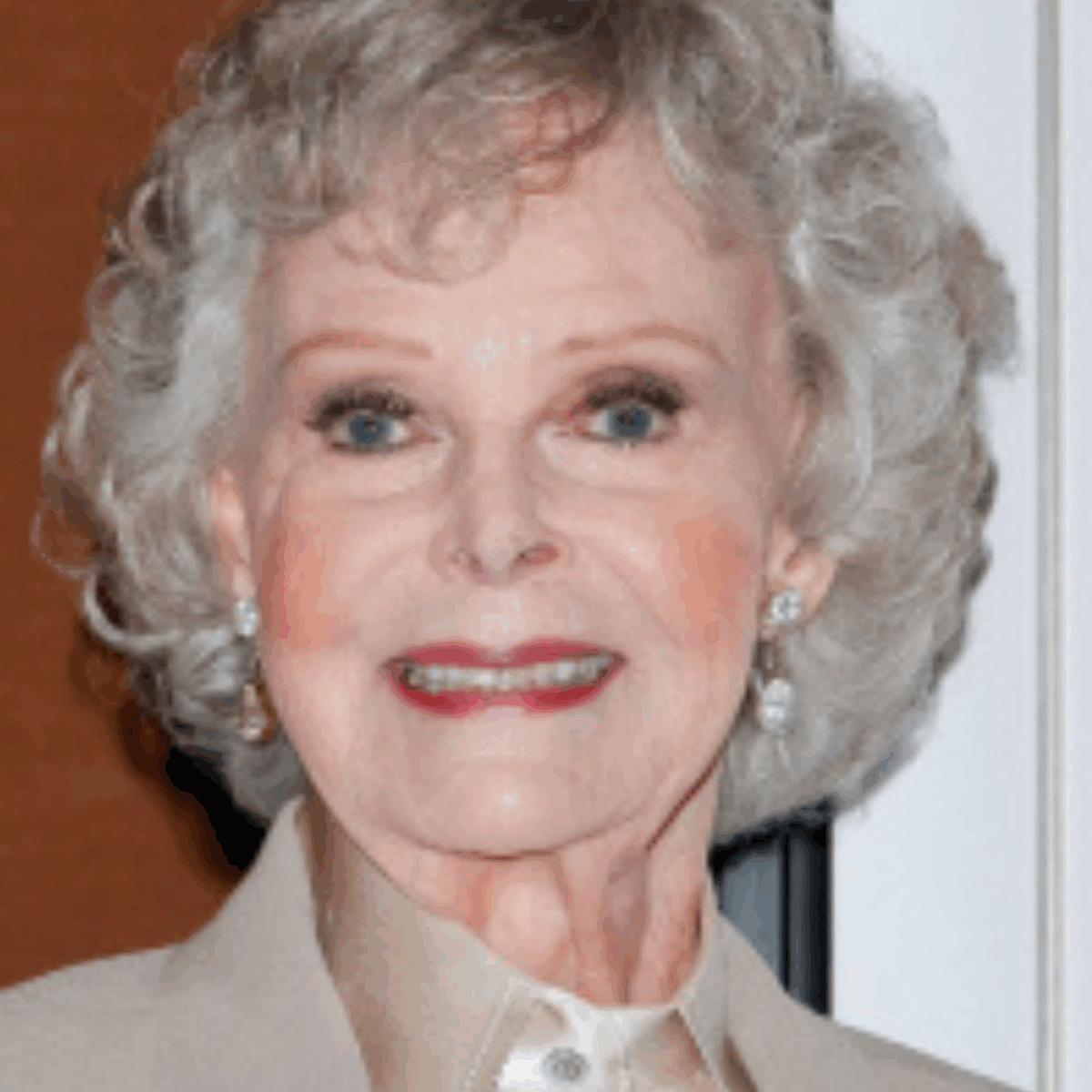 adeus-a-uma-lenda:-june-lockhart,-estrela-de-lassie-e-perdidos-no-espaco,-morre-aos-100-anos