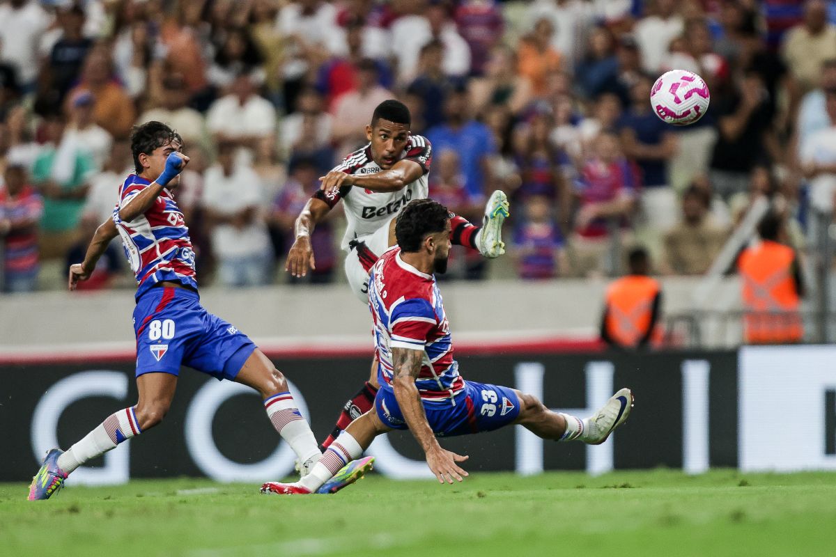 apos-reves-no-castelao,-flamengo-chega-a-quarta-derrota-no-brasileirao