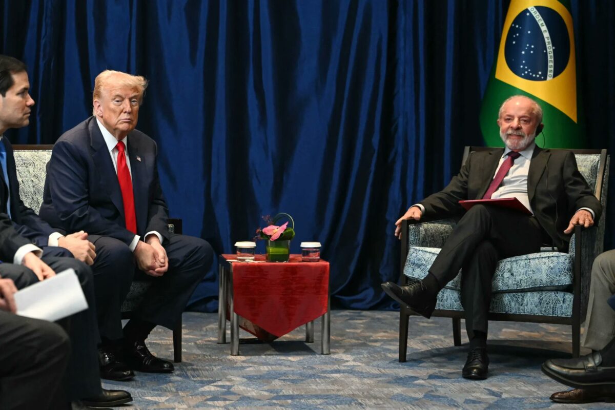 lula-e-trump-se-reunem-na-malasia.-tarifas-e-sancoes-serao-negociadas-“imediatamente”
