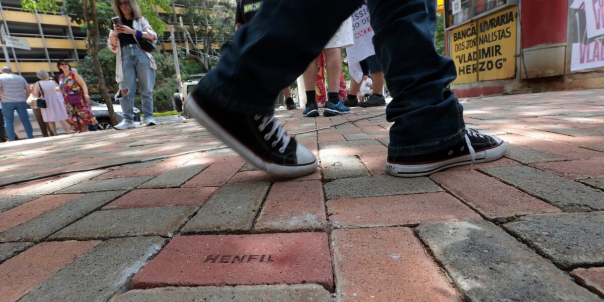 calcadao-em-sp-homenageia-personalidades-que-lutaram-pela-democracia
