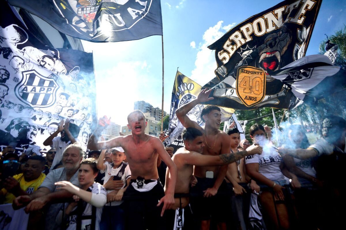 ponte-preta-mostra-festa-da-torcida-antes-de-final-da-serie-c