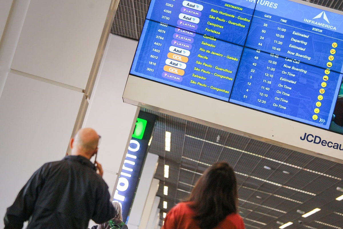 bancaria-e-presa-pela-pf-por-ameaca-de-bomba-no-aeroporto-de-brasilia