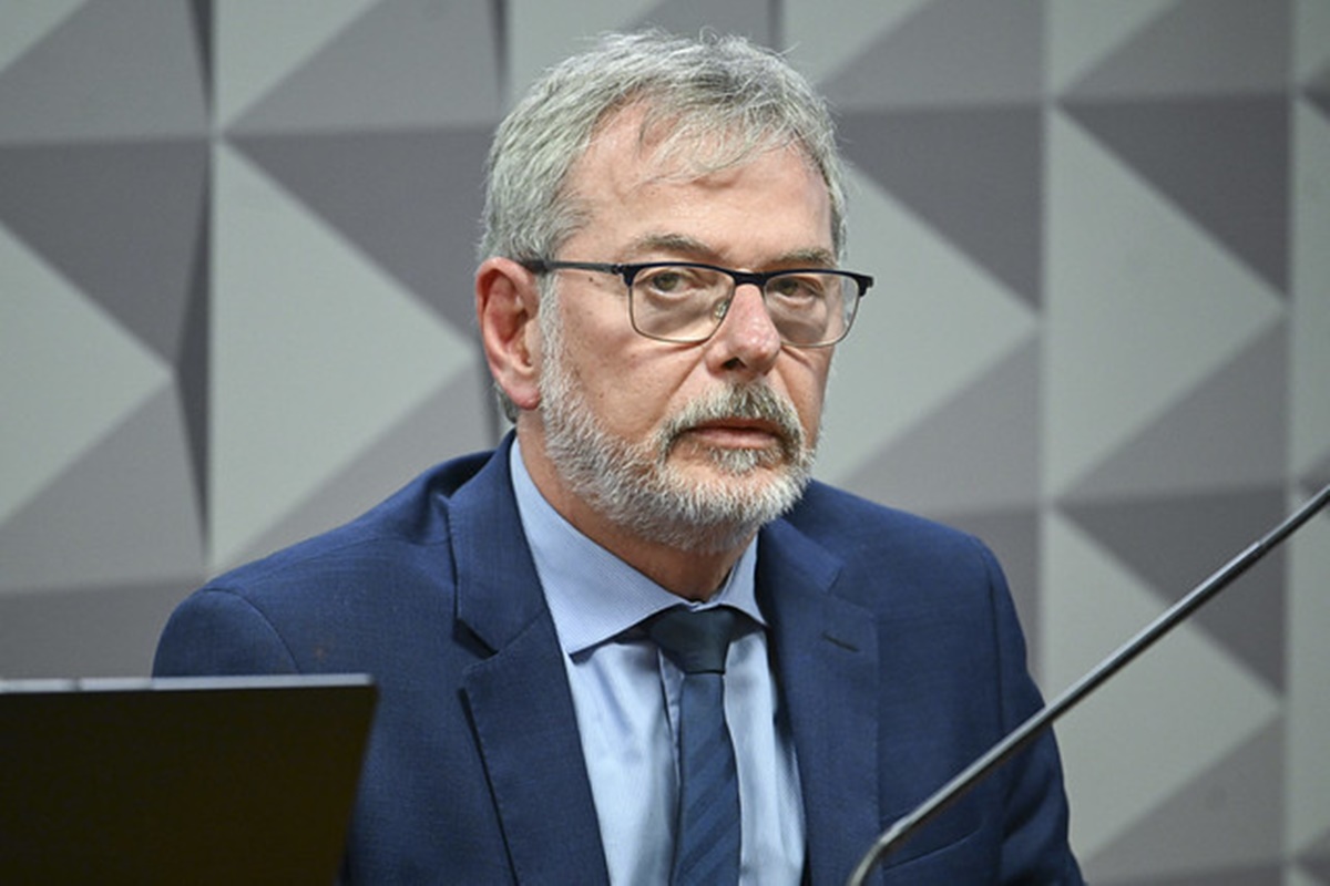 ex-diretor-do-inss-diz-na-cpmi-que-abriu-empresa-para-atender-“careca”