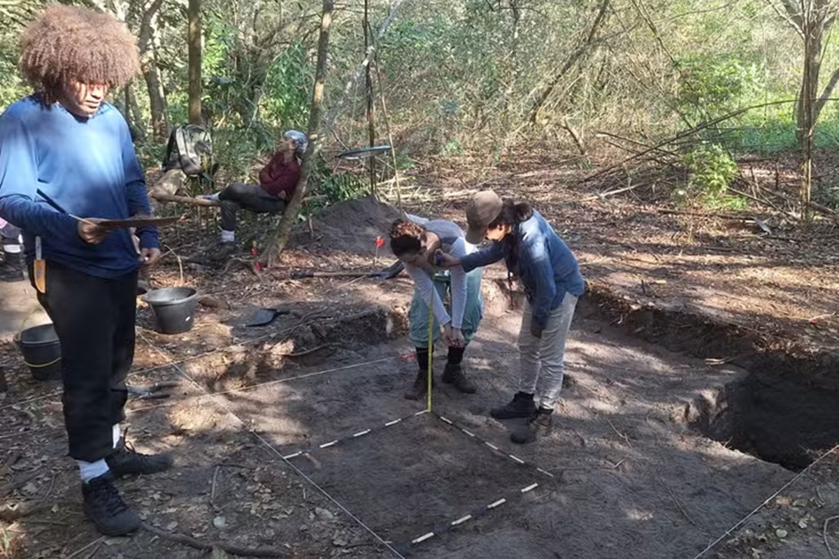 pesquisadores-descobrem-17-sitios-arqueologicos-em-niteroi