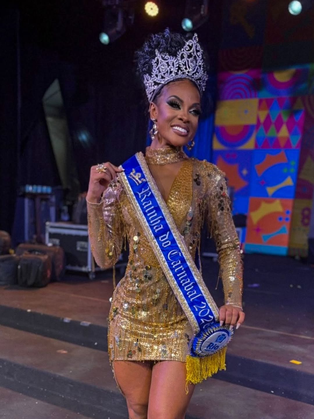 Após expulsão da Portela, Caroline Xavier dá a volta por cima e é coroada Rainha do Carnaval 2026