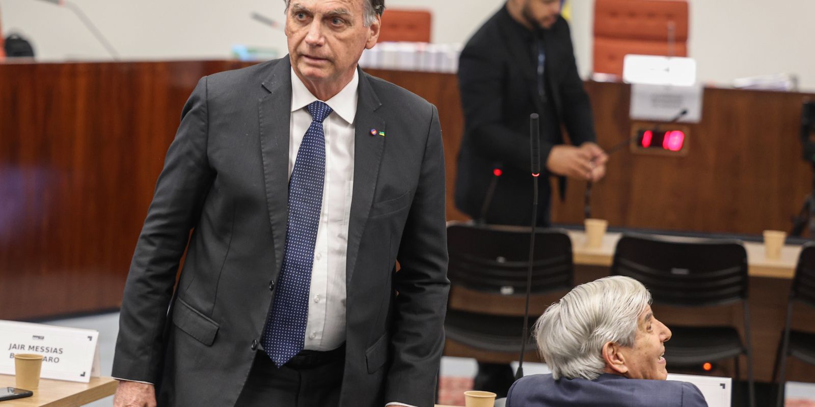 Recurso de Bolsonaro cita cerceamento de defesa e pede revisão da pena