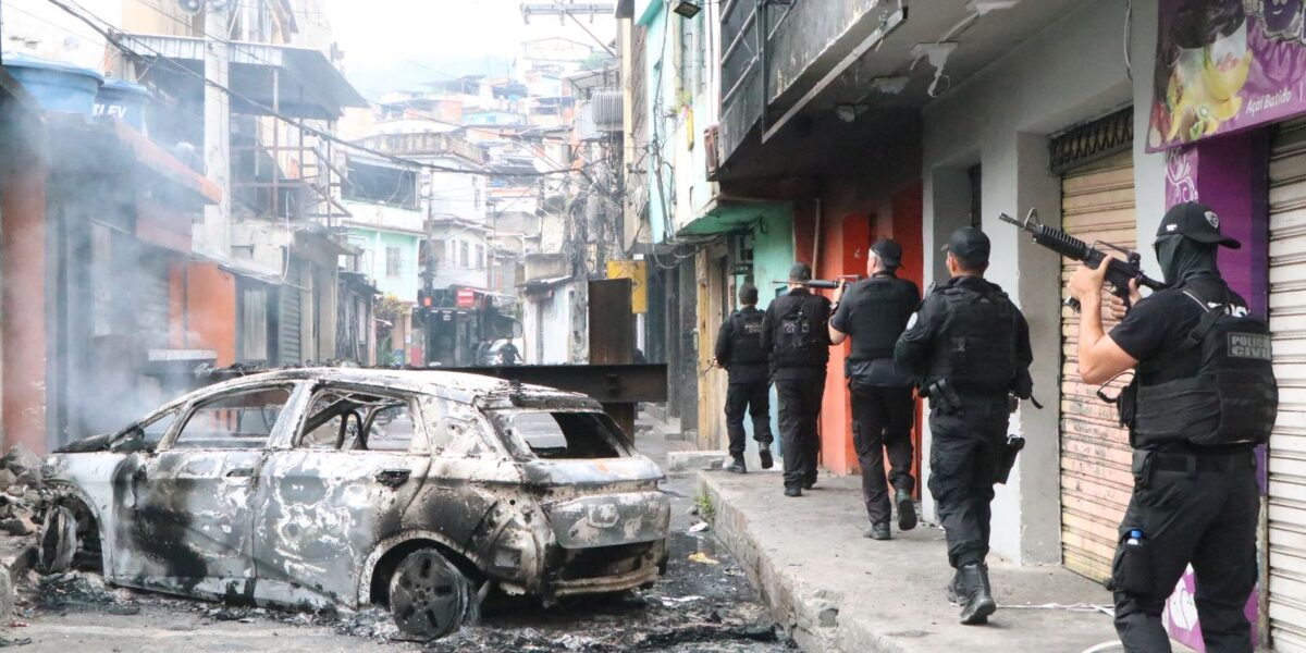 com-vias-interditadas,-rio-de-janeiro-entra-em-estagio-2-de-atencao