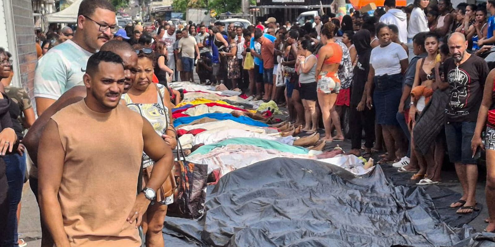 Defensoria do Rio quer fazer laudos paralelos dos corpos