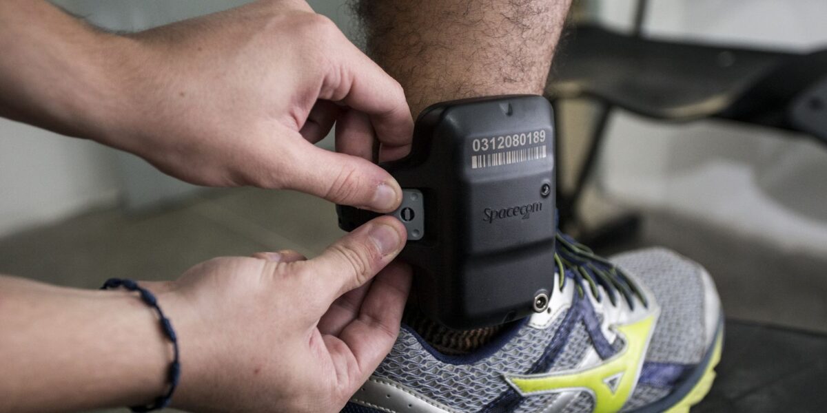 filipe-martins-alega-falha-involuntaria-no-sinal-da-tornozeleira 