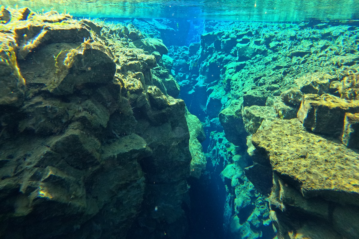 cientistas-detectam-placas-tectonicas-se-partindo-no-oceano-pacifico