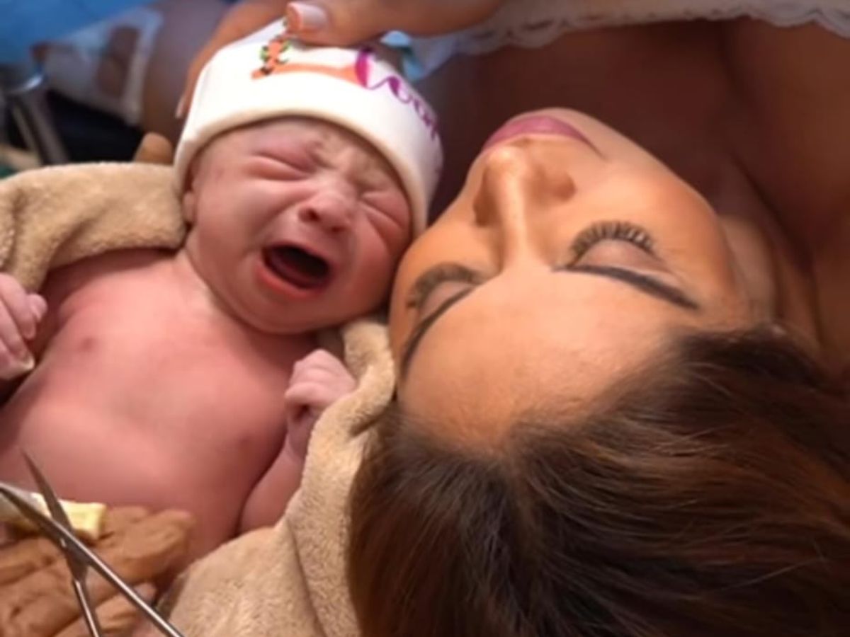 maira-cardi-rebate-criticas-sobre-nao-se-esforcar-para-amamentar-filha-recem-nascida