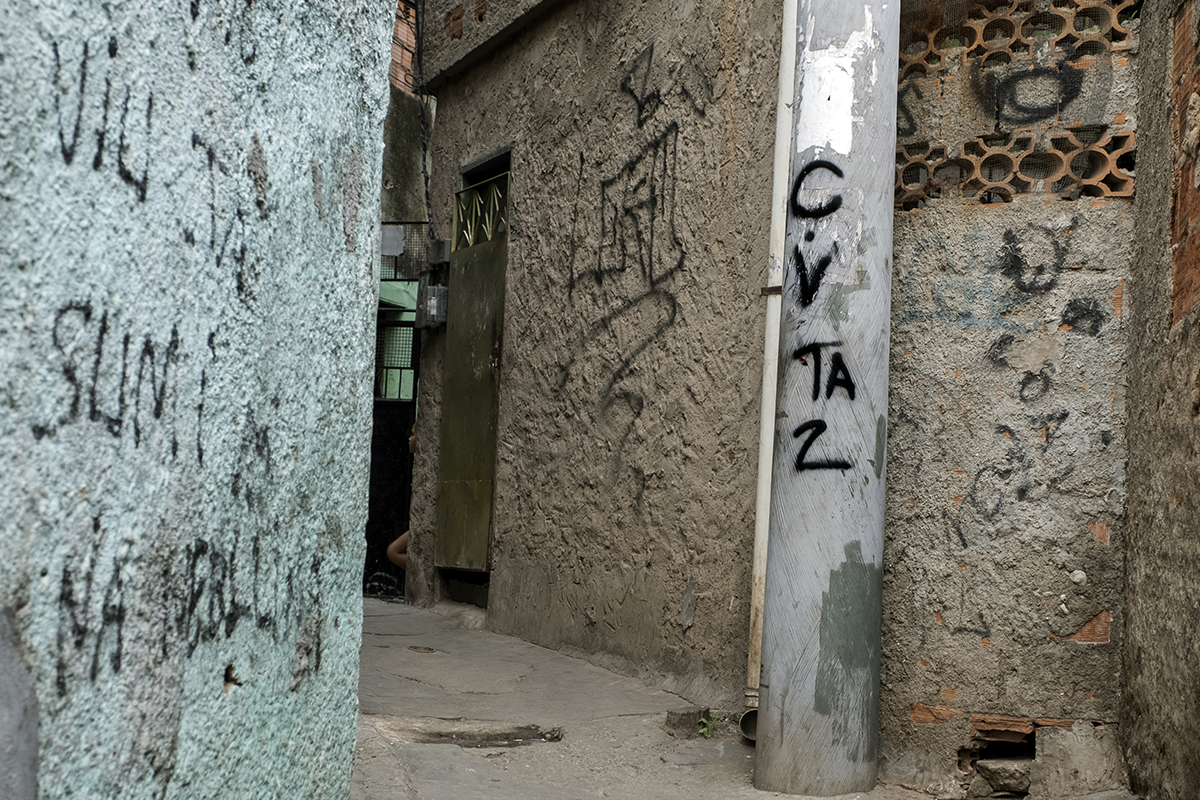 como-matar-policial-virou-bilhete-de-entrada-no-cv-do-rio