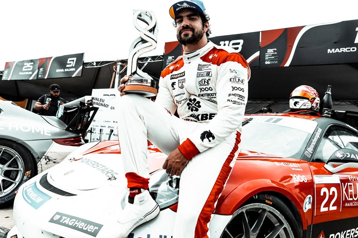 fotos:-veja-como-ficou-o-carro-de-corrida-de-caio-castro-apos-acidente