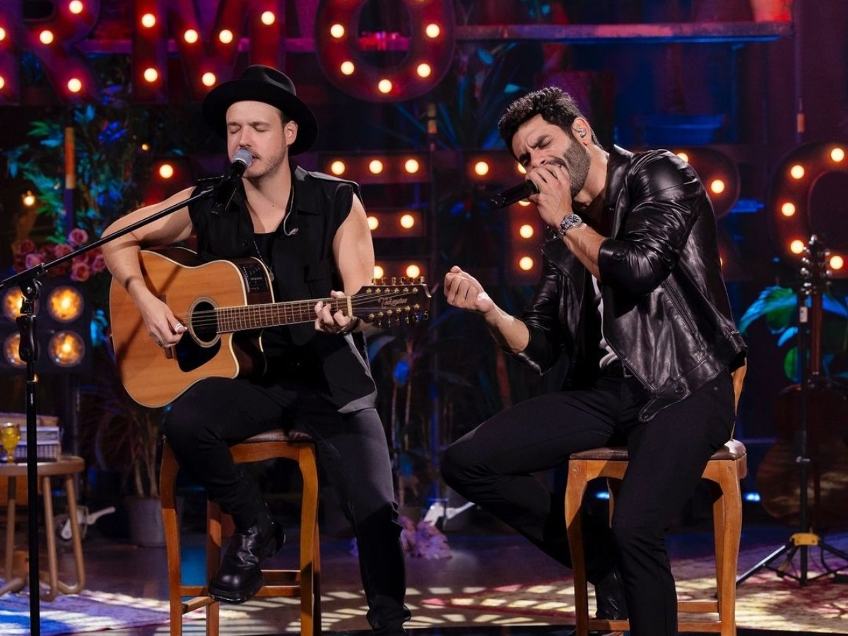 israel-e-rodolffo-surpreendem-fas-com-mesa-de-sinuca-em-performance-na-gravacao-de-dvd