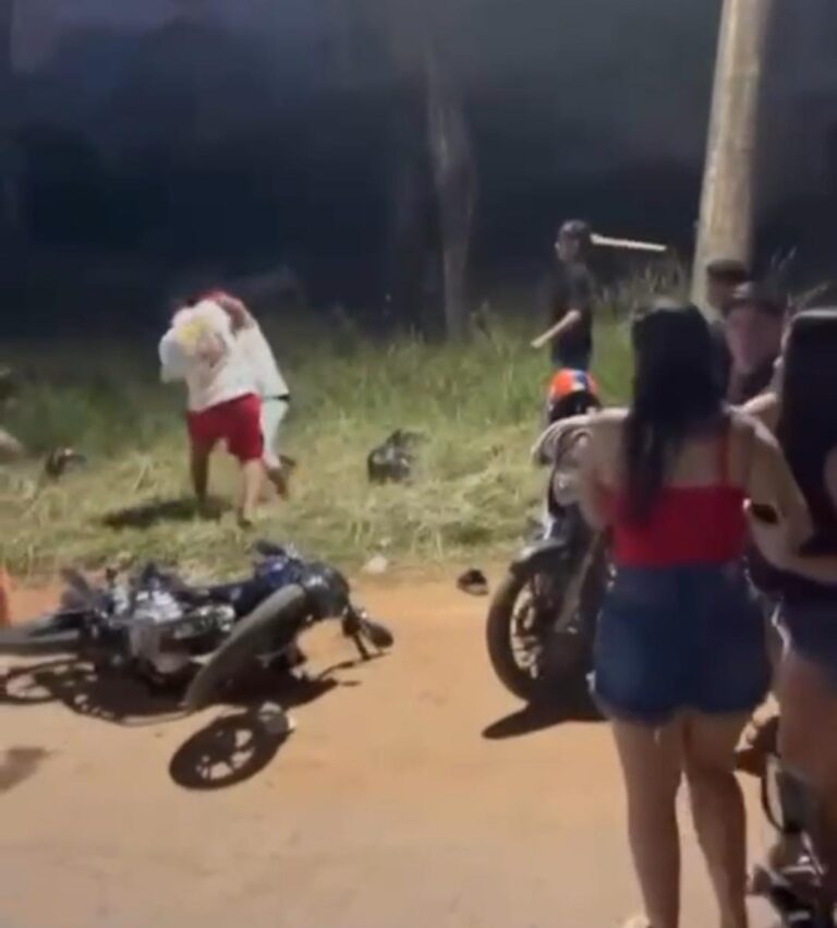 Briga generalizada durante ‘piseiro’ em estacionamento de hotel abandonado é registrada em Rio Branco