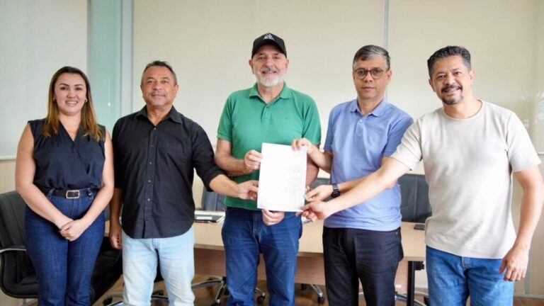 Governo do Acre e Sebrae firmam convênio de R$ 2 milhões para impulsionar a cadeia produtiva do cacau