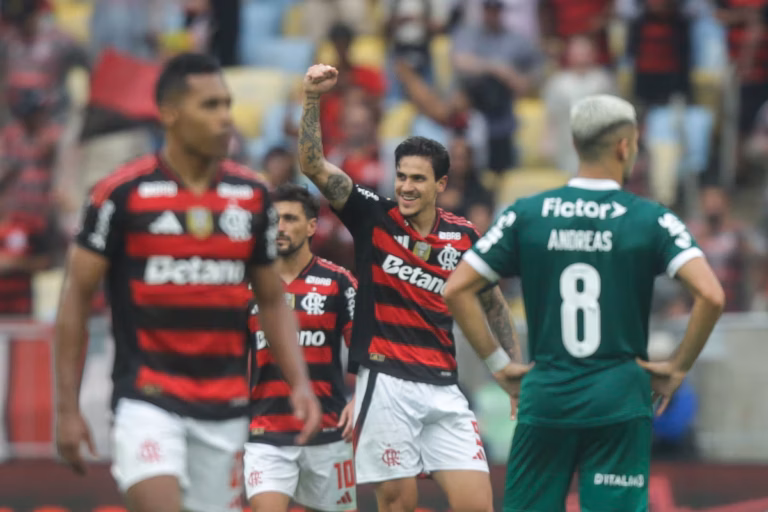 Flamengo vence Palmeiras por 3 a 2 em partida decisiva pelo Brasileirão