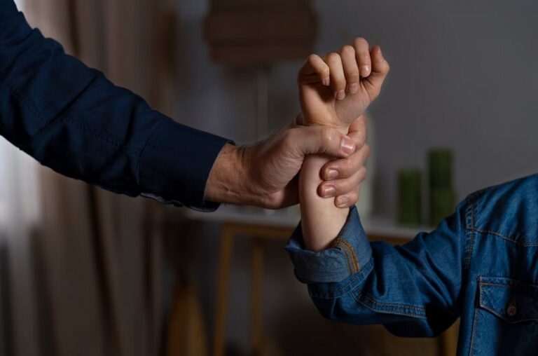 Seis em cada dez brasileiros conhecem vítimas de estupro, mas abusos raramente são relatados