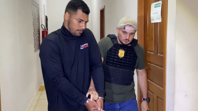 Vídeo mostra homem assumindo posse de metralhadora feitam em impressão 3D no Acre