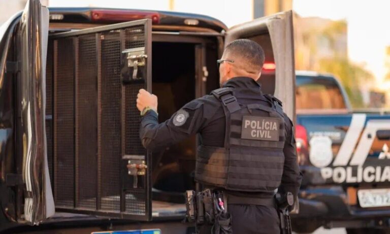 Casal é preso por tráfico de drogas e posse de arma em Cruzeiro do Sul