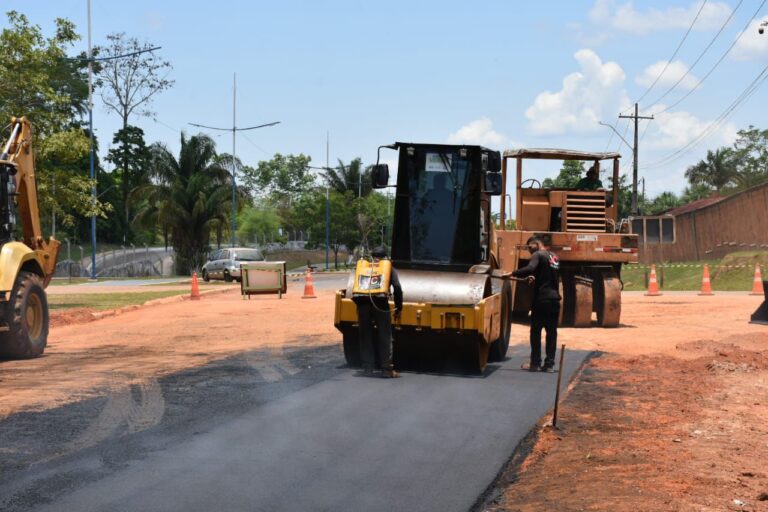Deracre inicia asfaltamento da Estrada Dias Martins em Rio Branco